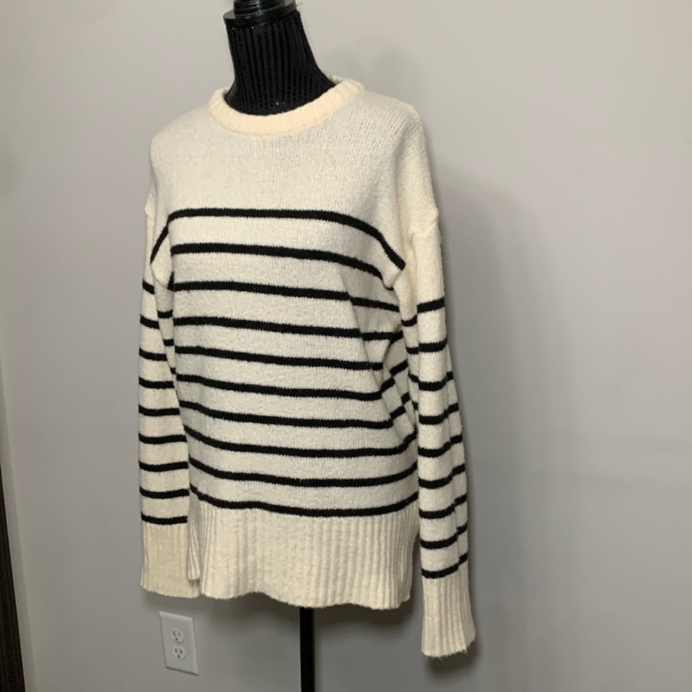 Crewneck Pullover Sweater - Picture 12 of 12